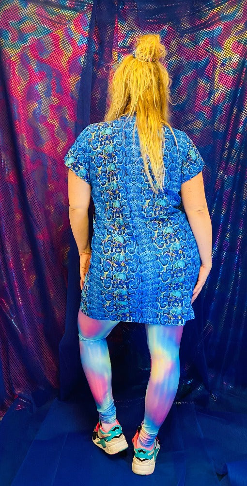 🌈 Handmade colorful Blue Snake Dress.  🛒This product is finished and ready to send!  📏 One size. Model size is XL  🎨  Wanna have a custom made size or design?   YOU can also choose for different other fabric or color!! Contact us! Info@sabinestaartjes.com