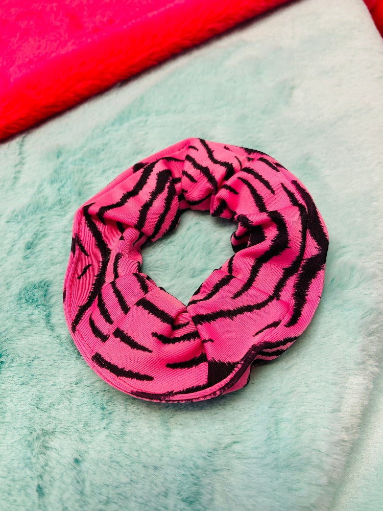 scrunchie pink tiger