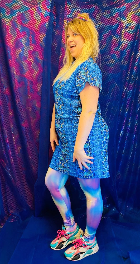 🌈 Handmade colorful Blue Snake Dress.  🛒This product is finished and ready to send!  📏 One size. Model size is XL  🎨  Wanna have a custom made size or design?   YOU can also choose for different other fabric or color!! Contact us! Info@sabinestaartjes.com