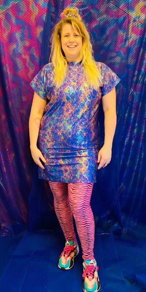 🌈 Handmade colorful Purple Gold Oil Dress.  🛒This product is finished and ready to send!  📏 One size. Model size is XL  🎨  Wanna have a custom made size or design?   YOU can also choose for different other fabric or color!! Contact us! Info@sabinestaartjes.com