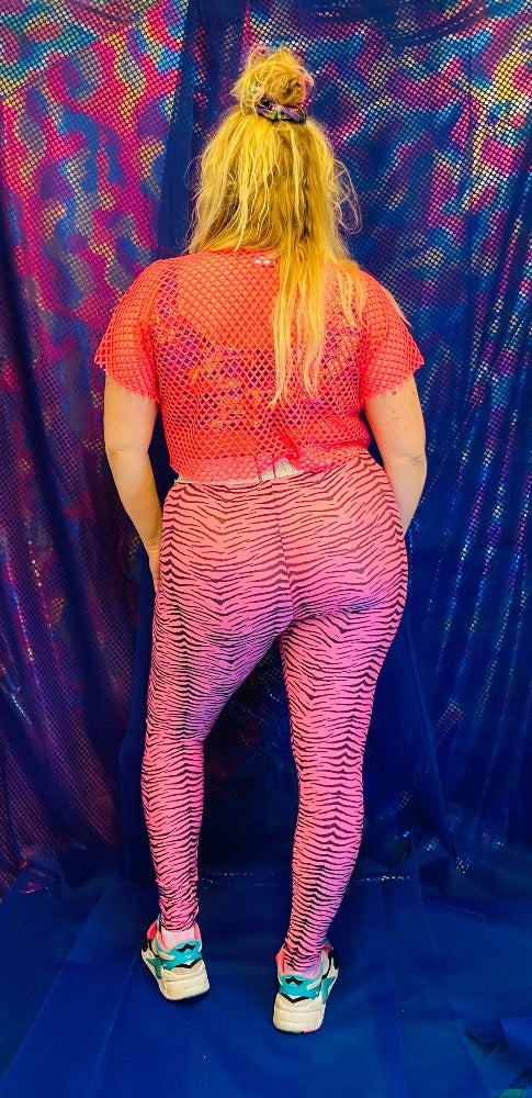  🌈 Handmade colorful comfi Tiger Pink Legging.  ✂️When you order this item, we start making it specially for you!  💌 Shipping will take 2 weeks.  📏 Choose the size you want! Model is wearing size L  🏳️‍🌈 Colors can be slightly different then the picture